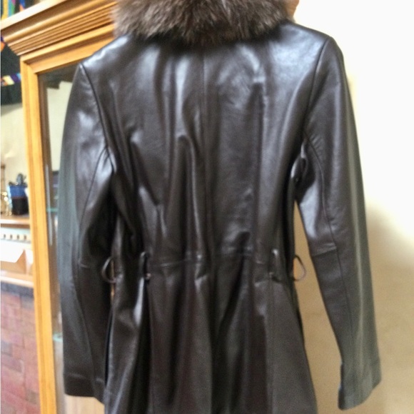 Lucious Dark Brown Leather coat with Authentic Fox Fur Removable Collar - Picture 2 of 5